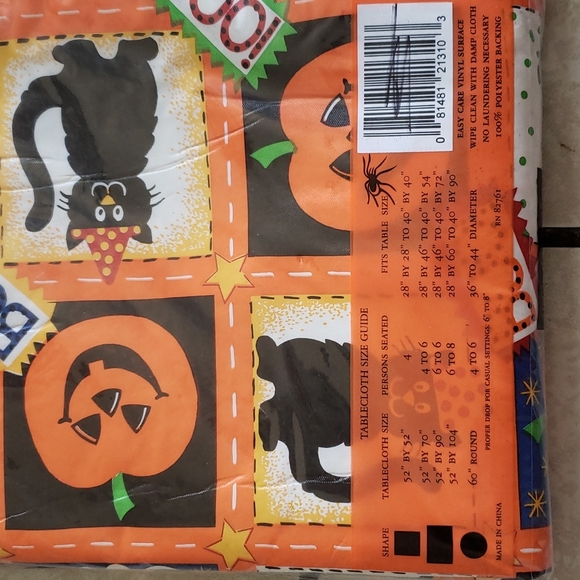 NEW Halloween Party Vinyl Tablecloth Round 60" BOO! Pumpkin Cat Ghost - Picture 3 of 4